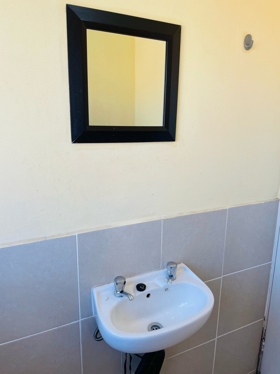 1 Bedroom Property for Sale in Rustenburg Central North West